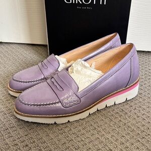 GIROTTI || lavender wedge loafers